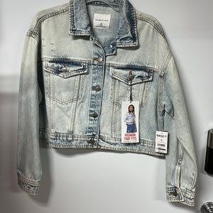 New ladies, celebrity, pink cropped denim, jacket, size medium